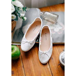 Ribbon Oval-toe Flats