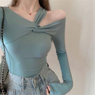 Long-sleeve Cold-shoulder Twisted Top