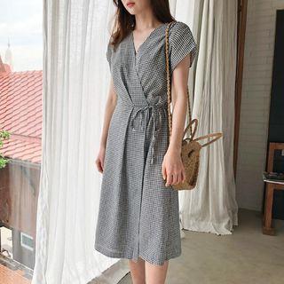 Plaid Short-sleeve Midi Shirt Dress