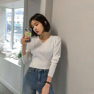 V-neck Short Knit Top