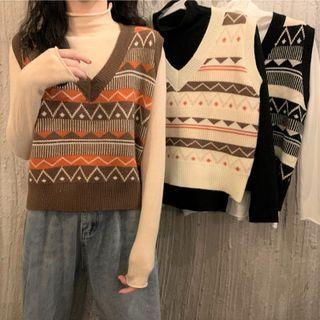 Patterned Sweater Vest / Mock Neck Top