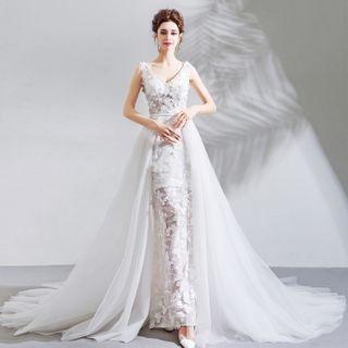 Flower Detail Sleeveless Long Train Wedding Dress