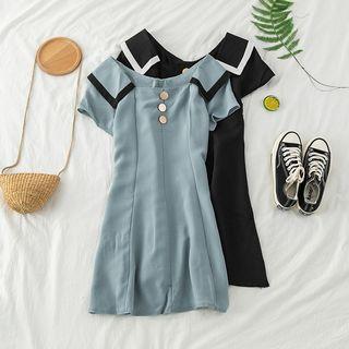 Contrast-trim Buttoned Short-sleeve Dress