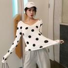 Dotted V-neck Long-sleeve T-shirt