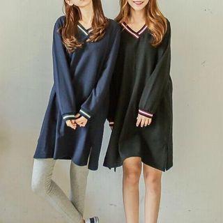 Long-sleeve V-neck Contrast-stripe Dress