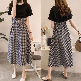 Set: Short-sleeve T-shirt + Buttoned Midi A-line Skirt