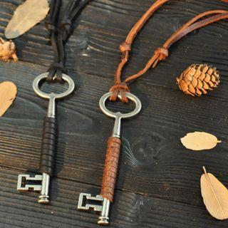 Key Alloy Pendant Genuine Leather Necklace