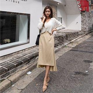 Slit-side Dip-back Midi Skirt