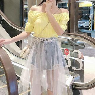 Off-shoulder Short-sleeve Top / Mesh Overlay Denim Shorts