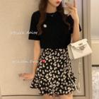 Flower Short-sleeve T-shirt / A-line Skirt