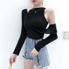 Mock Two-piece Long-sleeve Cold-shoulder T-shirt Black - One Size