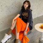 Short-sleeve Printed Loose T-shirt / Side-slit Midi Skirt