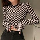 Long-sleeve Checkerboard Cropped T-shirt