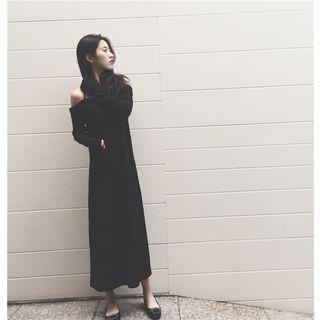 Long Sleeve Cold Shoulder Slit Back Maxi Dress