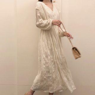 Long-sleeve V-neck Lace Trim Crinkled Midi Dress Off-white - One Size