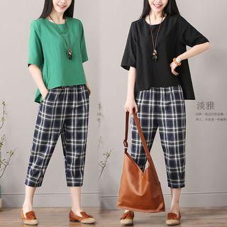 Set: Elbow-sleeve T-shirt + Plaid Cropped Pants