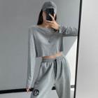 Stretched Loose-fit Crop T-shirt