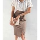Slit-hem Shirred H-line Midi Skirt