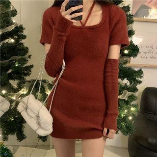Set: Short-sleeve Knit Mini Sheath Dress + Arm Sleeves