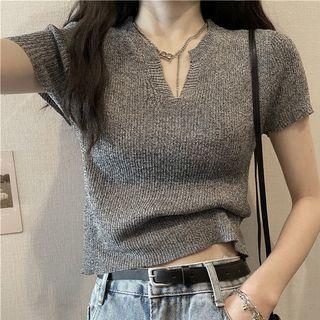 Knitted V-neck Cropped T-shirt