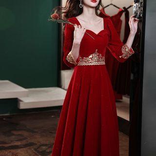 Traditional Chinese 3/4-sleeve Wedding Dress