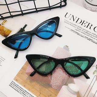 Retro Cat Eye Sunglasses With Pouch / Case
