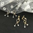 Knot Ear Stud / Clip-on Earring