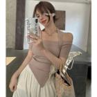 Off-shoulder Halter T-shirt In 6 Colors