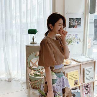 Flutter-sleeve Keyhole-back Blouse