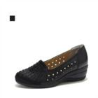 Studded Perforated Wedge Pumps