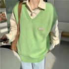 Applique V-neck Sweater Vest / Plain Shirt