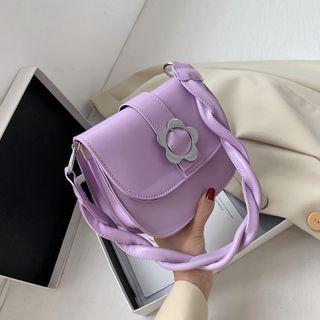 Twisted Strap Flower Buckle Shoulder Bag
