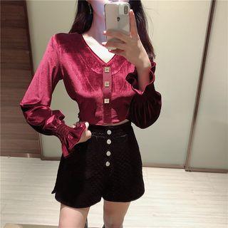 Plain Velvet V-neck Long-sleeve Cropped Top / Plain Shorts