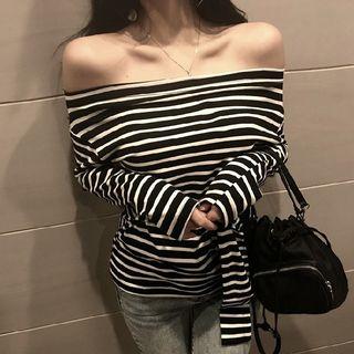 Off-shoulder Lace-up Long-sleeve T-shirt