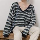 V-neck Zigzag Pattern Cropped Sweater