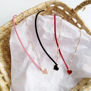 Asymmetric Alloy Heart Pendant Faux Pearl Choker