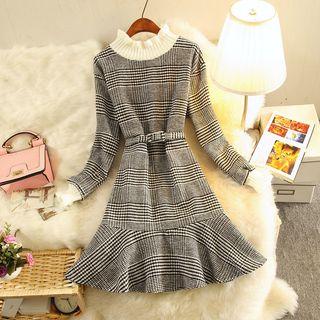 Ruffle Hem Plaid Long-sleeve Knit Dress