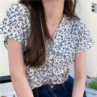 Short-sleeve Ruched Floral Top