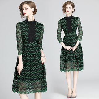 Long-sleeve Chevron Stripe A-line Lace Dress