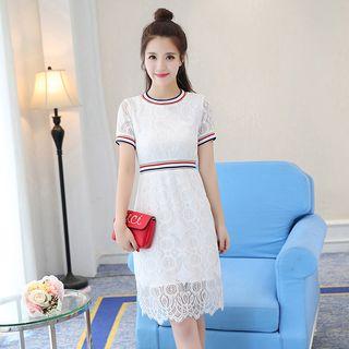 Short-sleeve Contrast Stripe Lace Dress