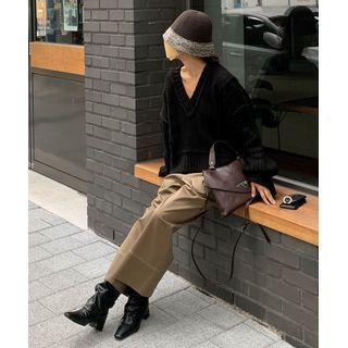 V-neck Thick Sweater Black - One Size