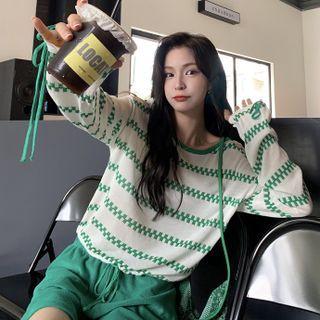 Long-sleeve Pattern Loose-fit Top