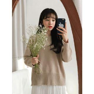 Scallop-edge Colored Sweater