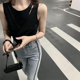 Plain Cutout Cropped Tank Top Black - One Size