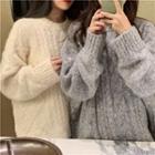 Round-neck Cable Knit Long-sleeve Sweater