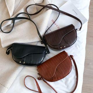 Textured Saddle Crossbody Bag