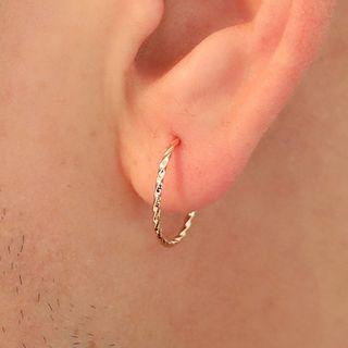 Ribbed Cuff Earring
