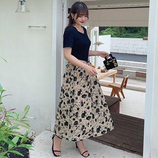 Short-sleeve Square-neck Panel Rose Floral Dress
