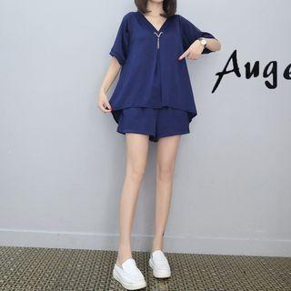 Set: Buttoned Back V-neck Elbow-sleeve Top + Shorts