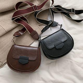 Wide Strap Flap Saddle Crossbody Bag